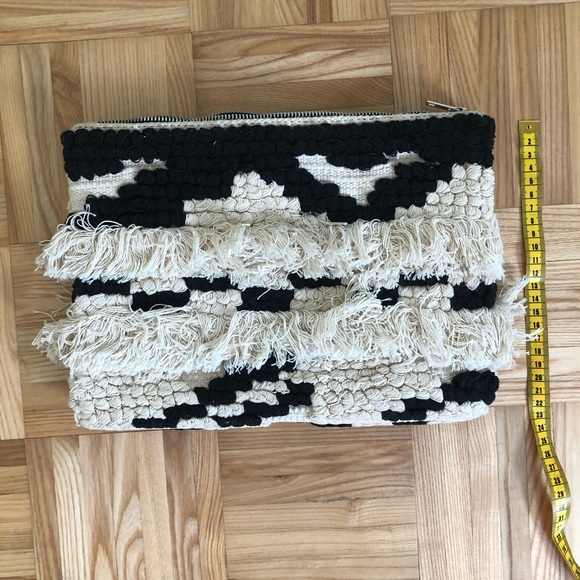 ✨2 for 35 ✨Boho Statement Clutch - Picture 5 of 6